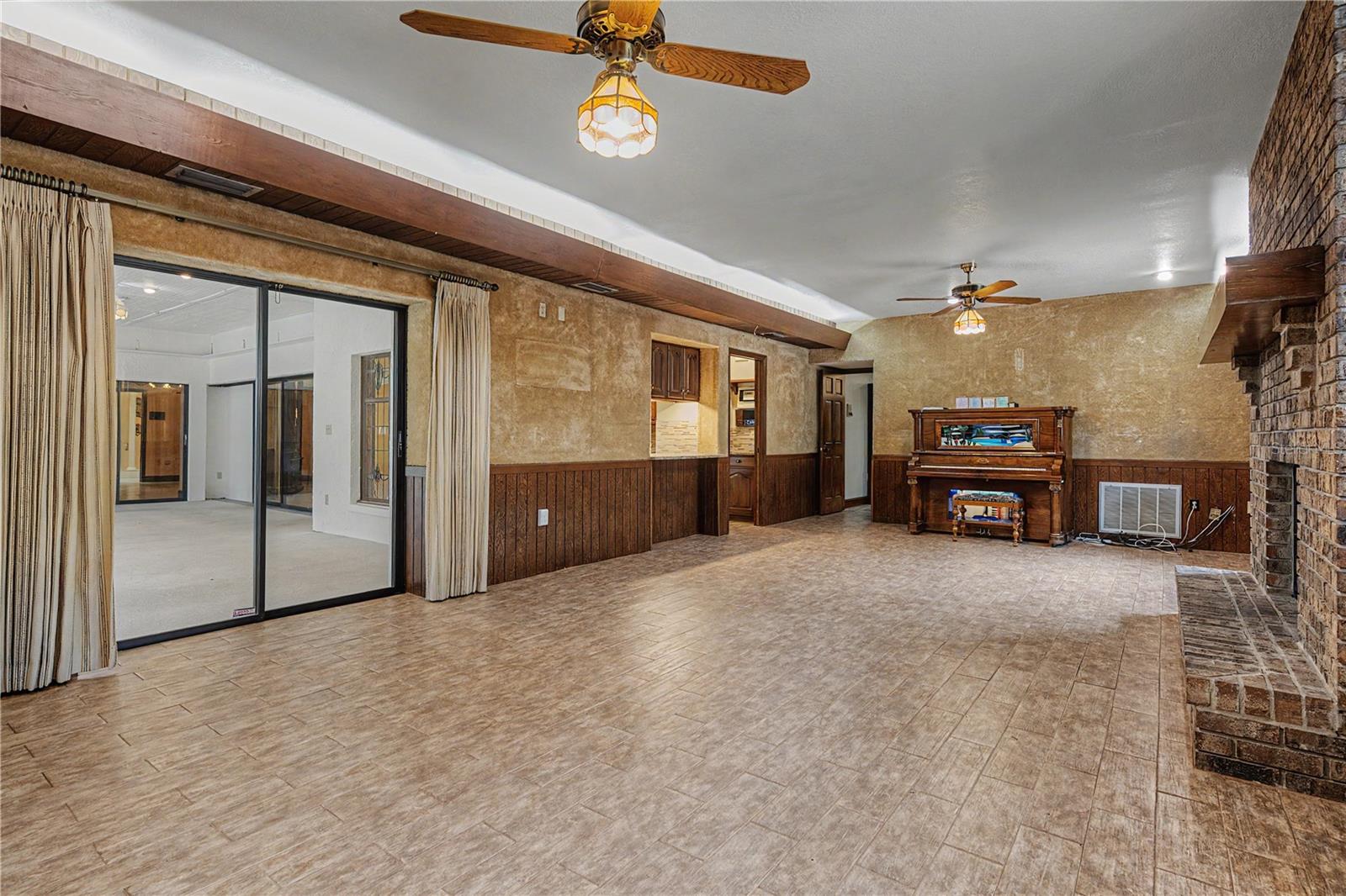 2160 Laurence Dr, Clearwater, FL, 33764, USA, 6 Bedrooms Bedrooms, ,5 BathroomsBathrooms,Residential,Contingent,2160 Laurence Dr,TB8519918