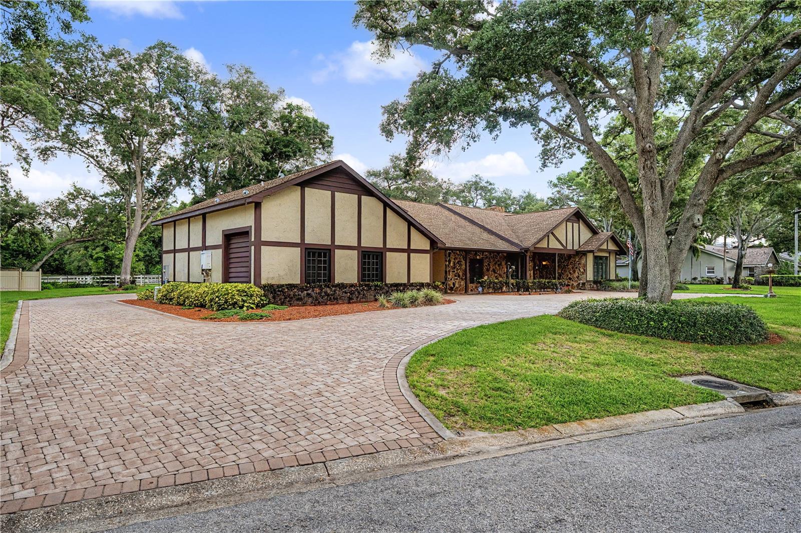 2160 Laurence Dr, Clearwater, FL, 33764, USA, 6 Bedrooms Bedrooms, ,5 BathroomsBathrooms,Residential,Contingent,2160 Laurence Dr,TB8519918