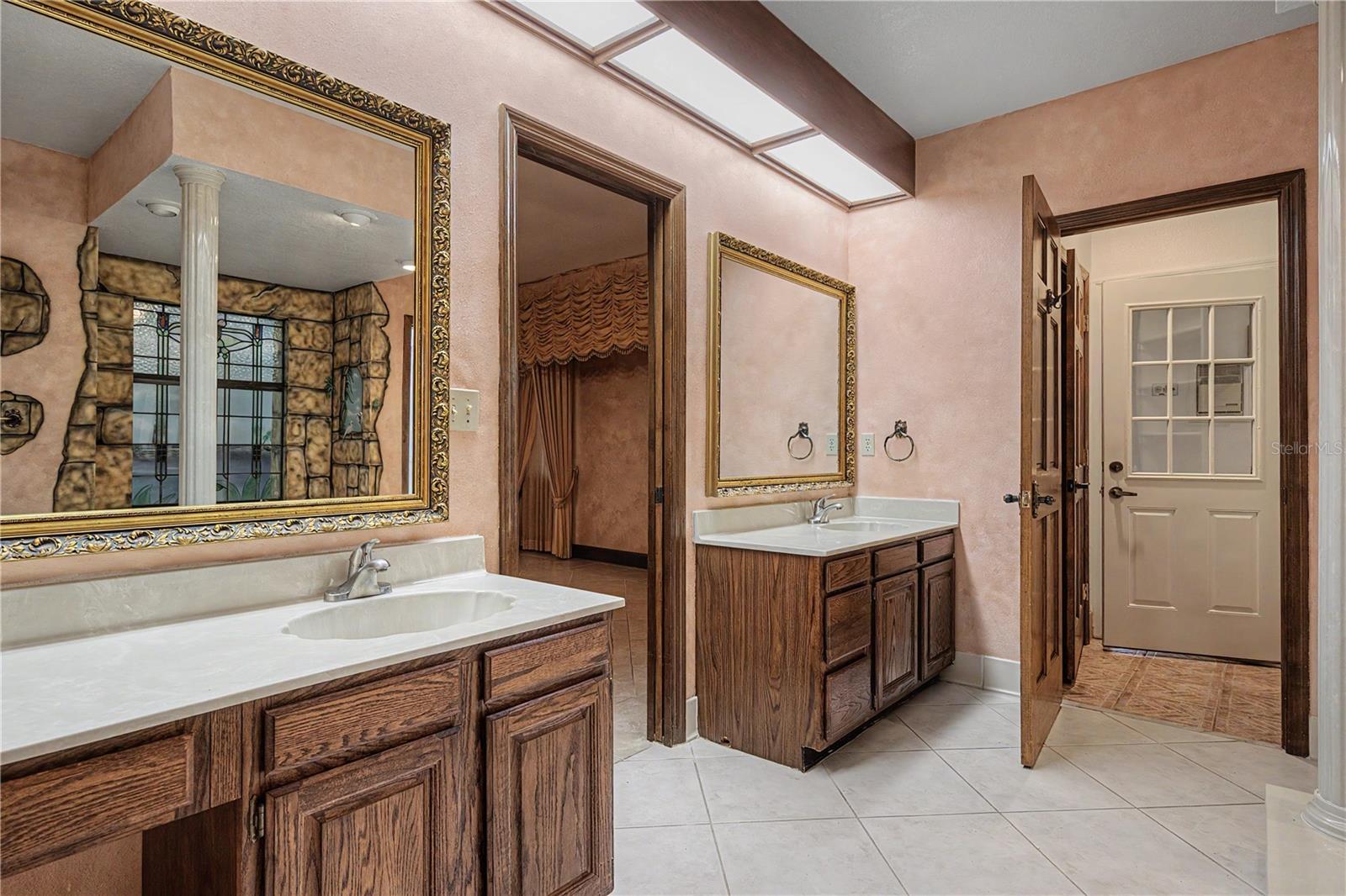 2160 Laurence Dr, Clearwater, FL, 33764, USA, 6 Bedrooms Bedrooms, ,5 BathroomsBathrooms,Residential,Contingent,2160 Laurence Dr,TB8519918