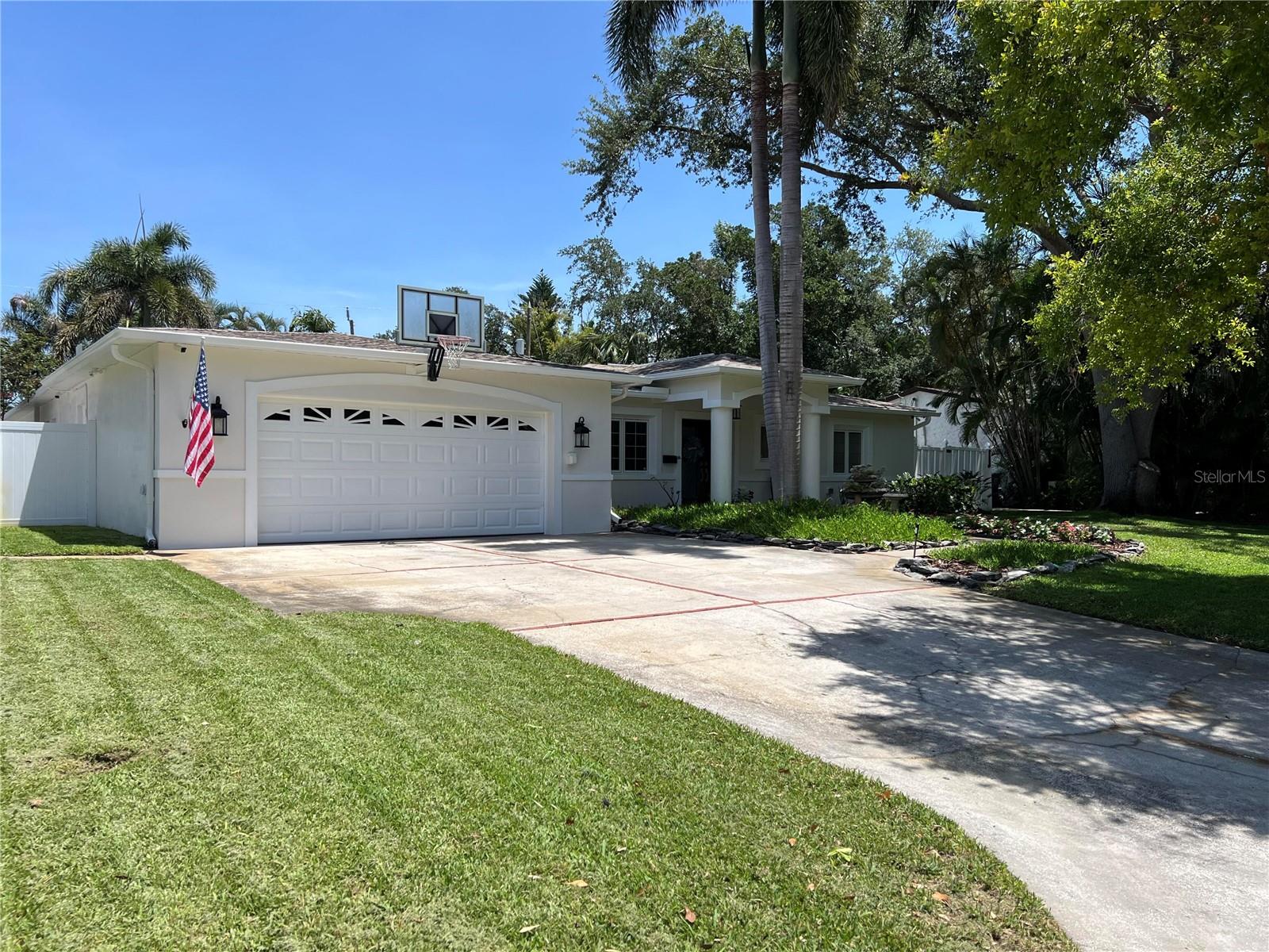 146 GIRALDA BOULEVARD NE