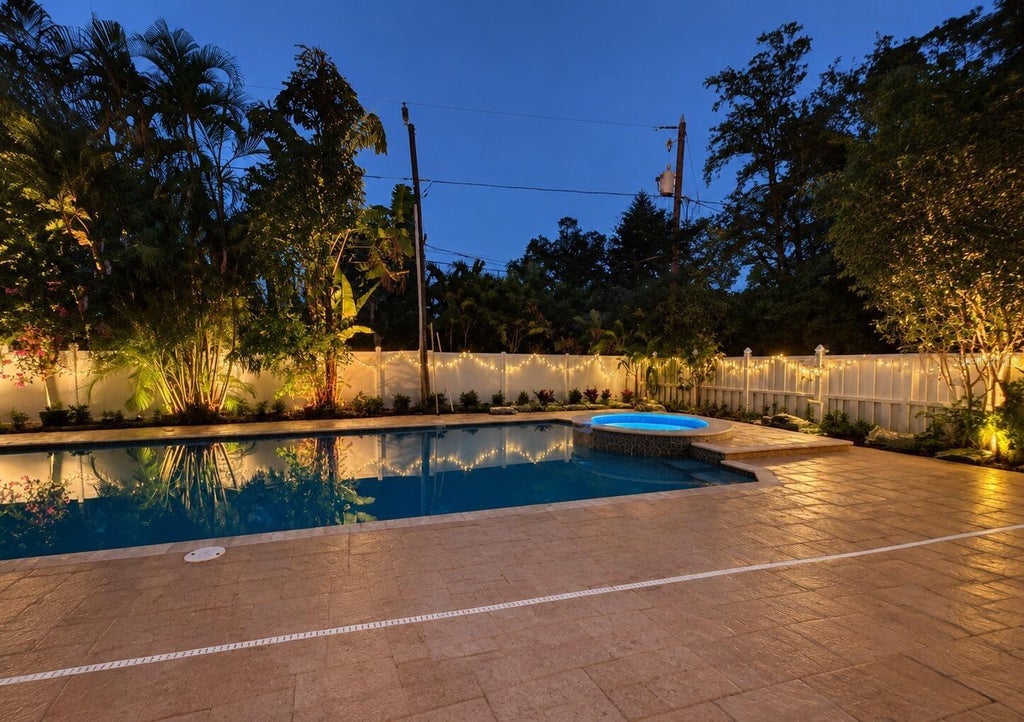 Photo of 146 Giralda Boulevard NE, St Petersburg, FL 33704 (MLS # O6435648)