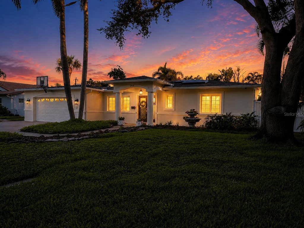 Photo of 146 Giralda Boulevard NE, St Petersburg, FL 33704 (MLS # O6435648)