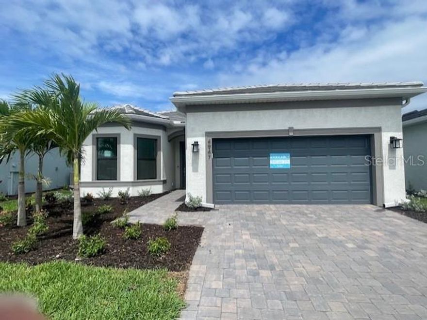 Move into Lakewood Ranch's newest resort style community of Del Webb Catalina!  Amenities include 12 pickle ball courts, 8 that are covered, infrared saunas, resistance pool, bar restaurant etc!!