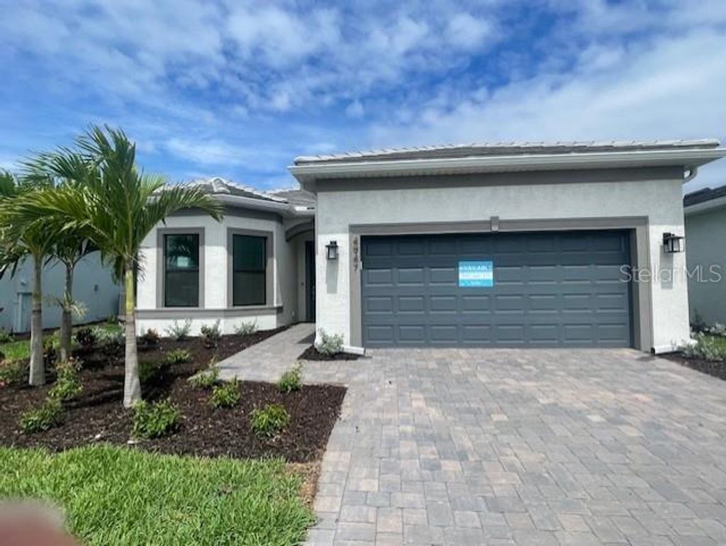 Photo of 19611 Indian Rock Place, Lakewood Ranch, FL 34211 (MLS # TB8436997)