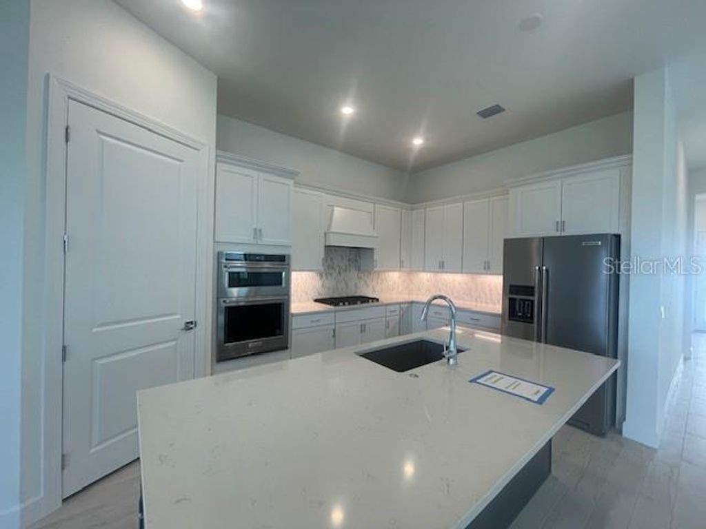 Photo of 19611 Indian Rock Place, Lakewood Ranch, FL 34211 (MLS # TB8436997)