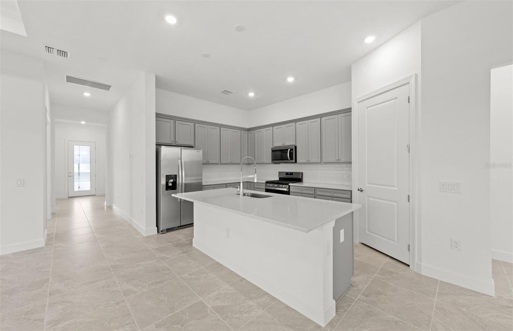 Photo of 19611 Indian Rock Place, Lakewood Ranch, FL 34211 (MLS # TB8436997)