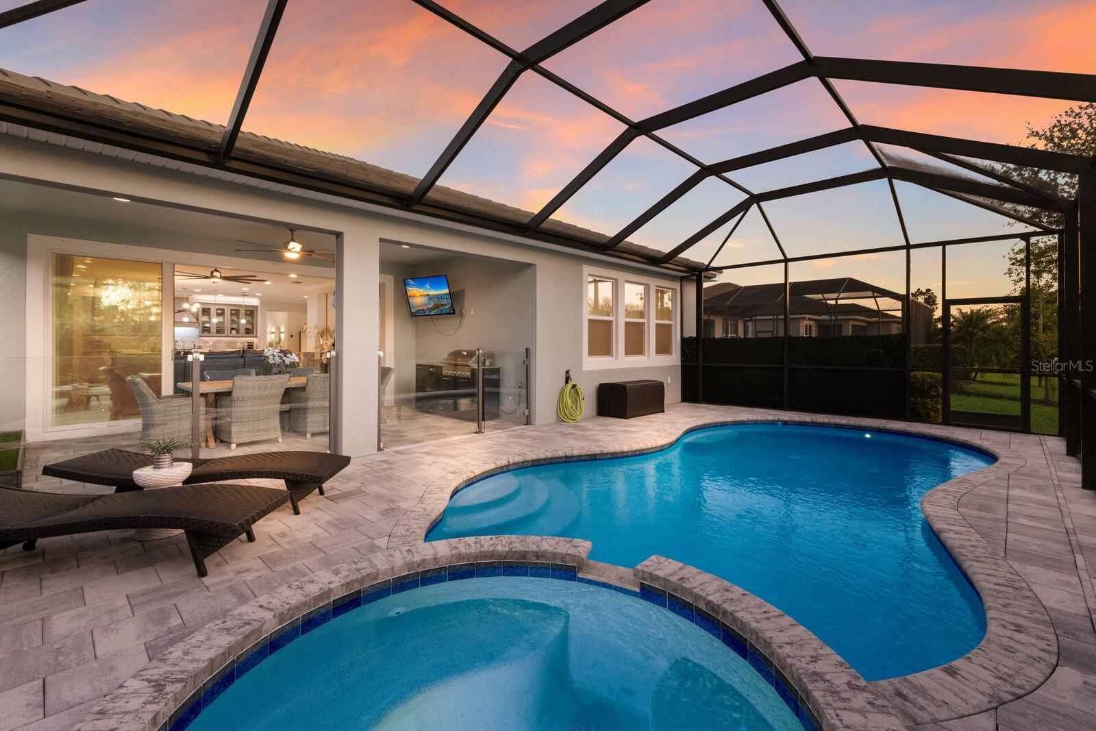 5557 LONG SHORE LOOP