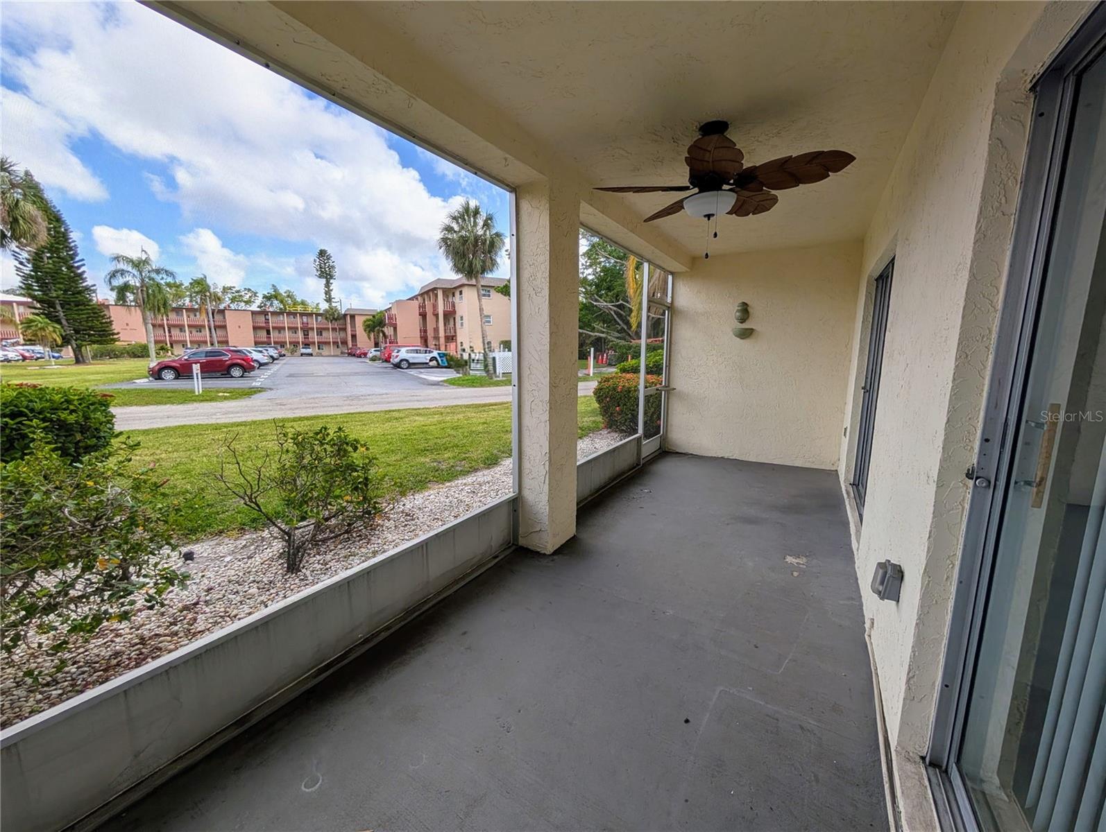 BAYSHORE ON THE LAKE APTS SEC 4 - Residential