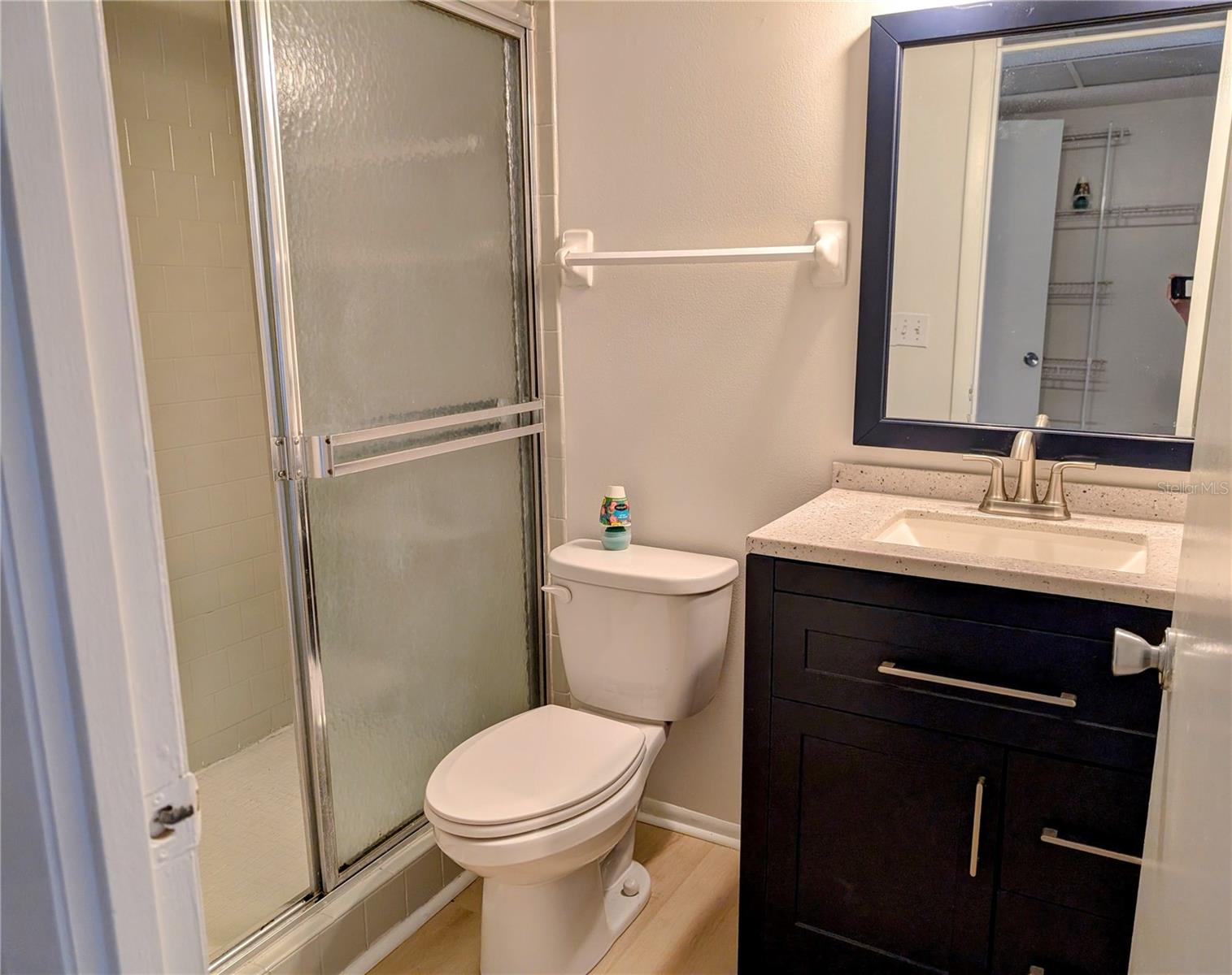 BAYSHORE ON THE LAKE APTS SEC 4 - Residential