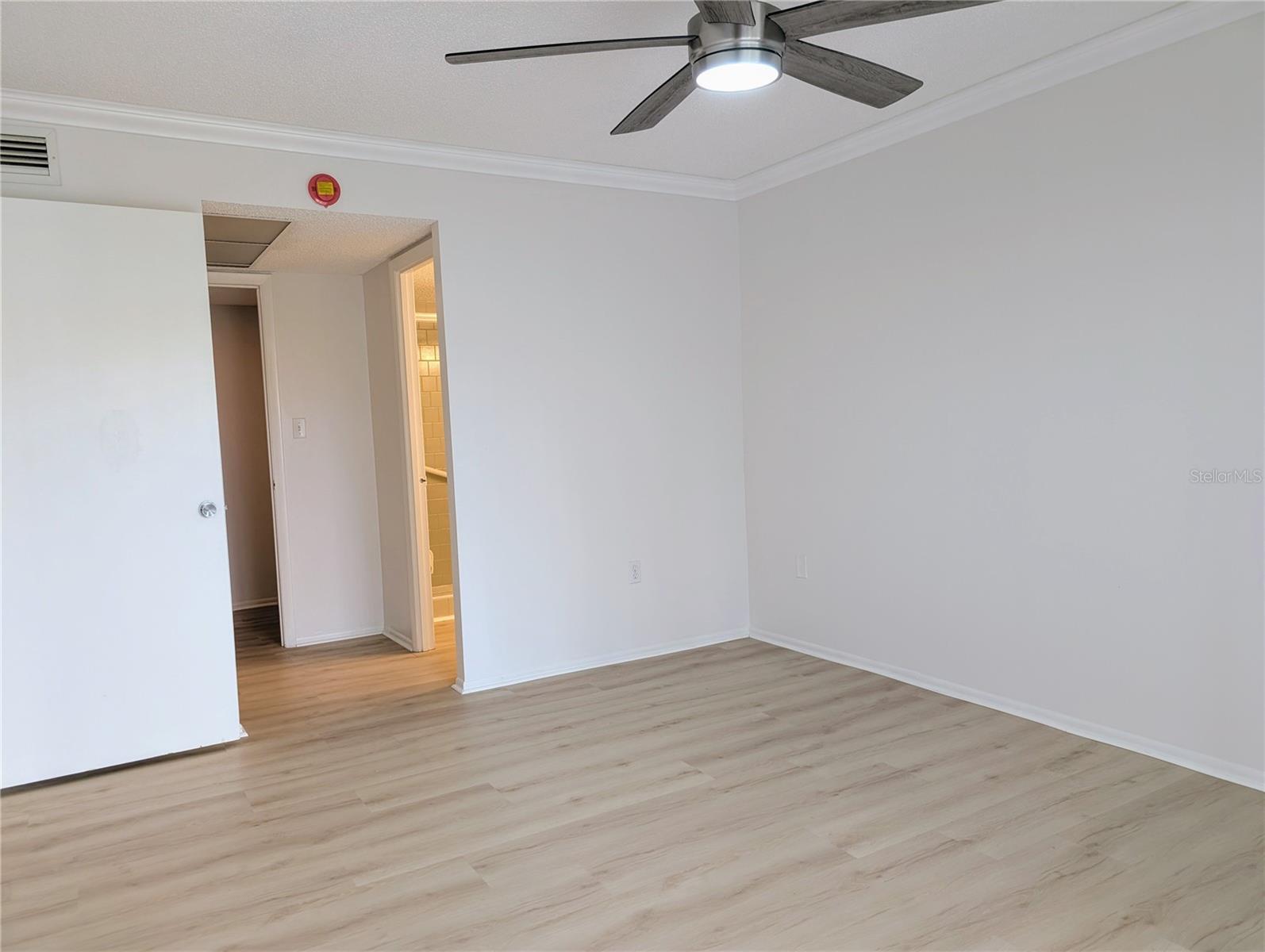 BAYSHORE ON THE LAKE APTS SEC 4 - Residential