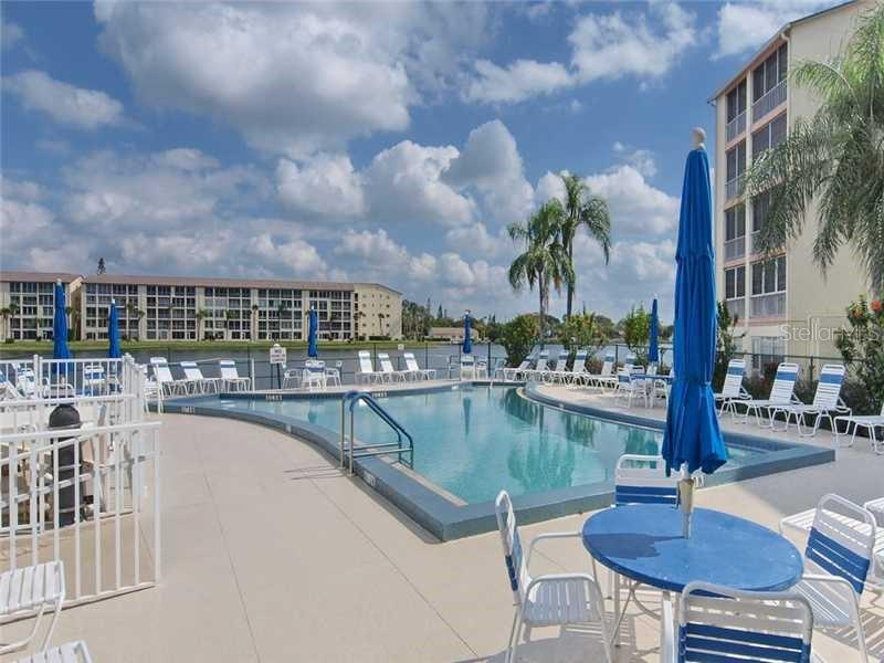 BAYSHORE ON THE LAKE APTS SEC 4 - Residential
