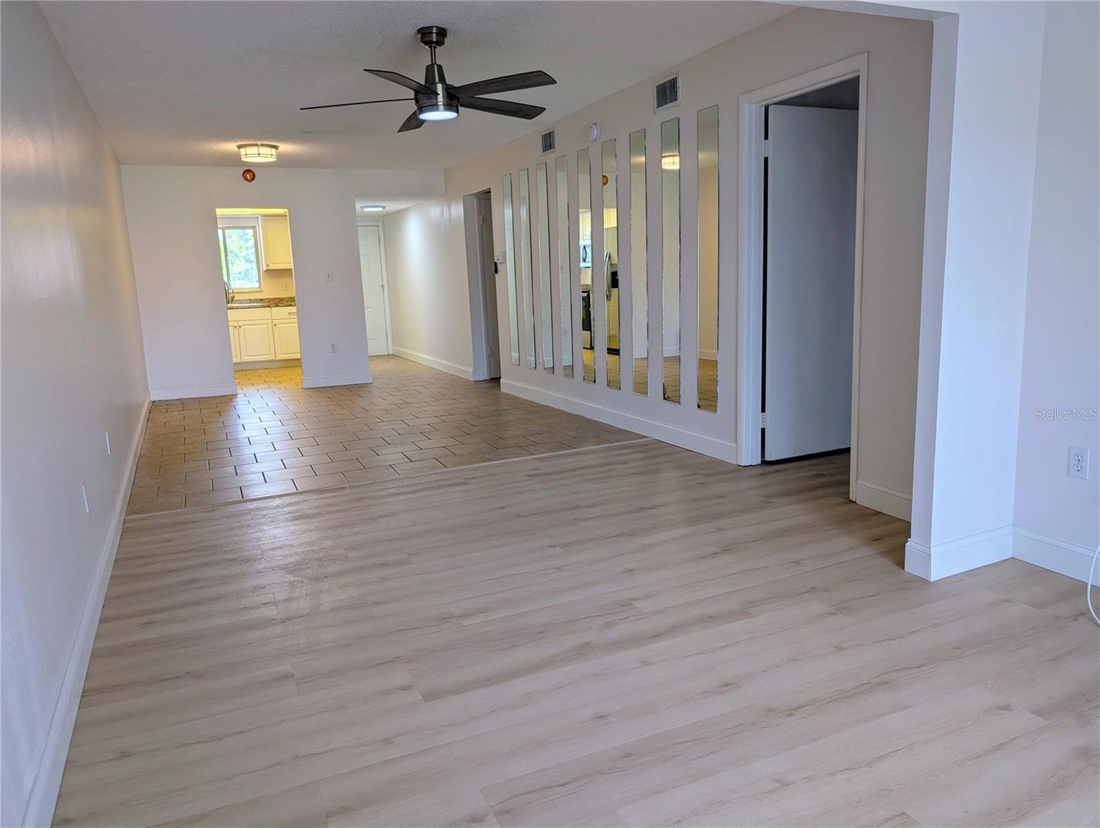 BAYSHORE ON THE LAKE APTS SEC 4 - Residential