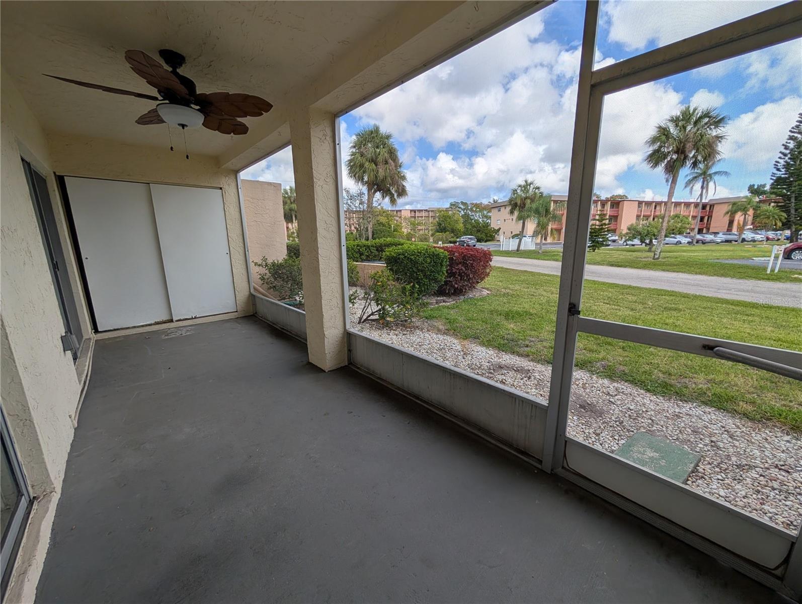 BAYSHORE ON THE LAKE APTS SEC 4 - Residential