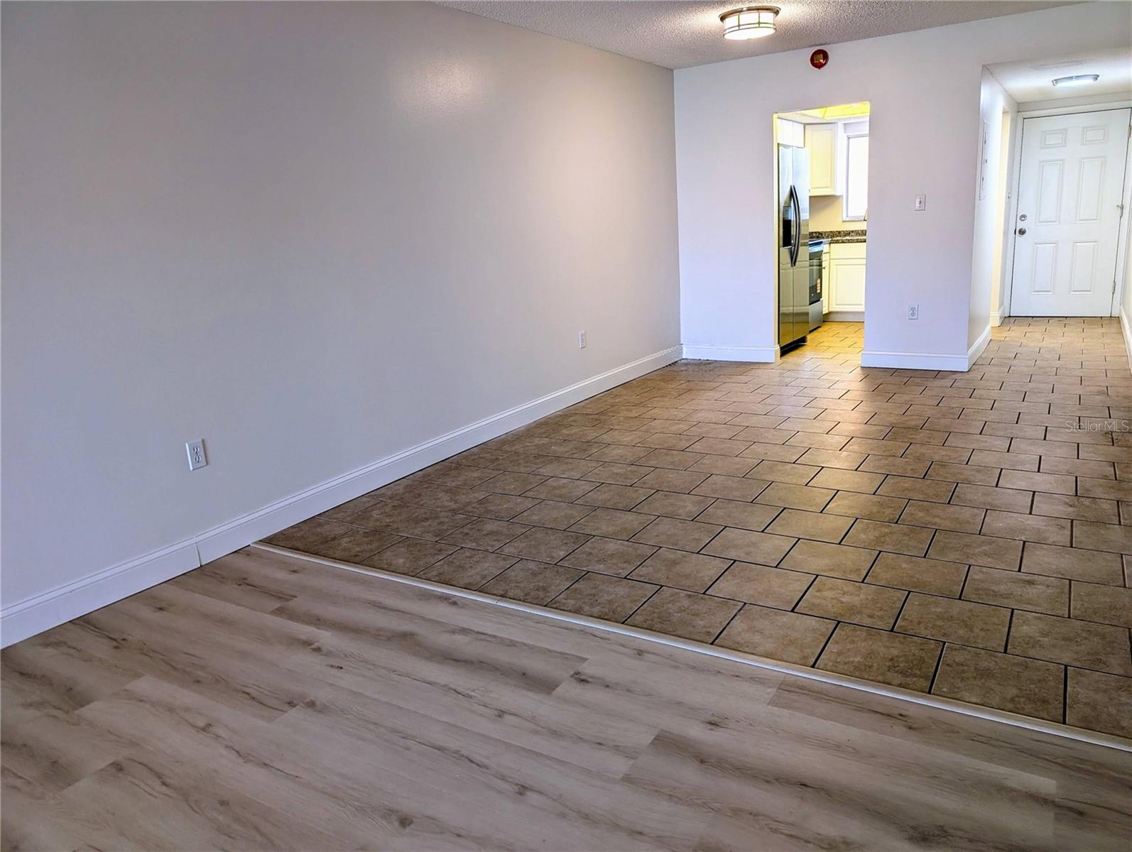 BAYSHORE ON THE LAKE APTS SEC 4 - Residential