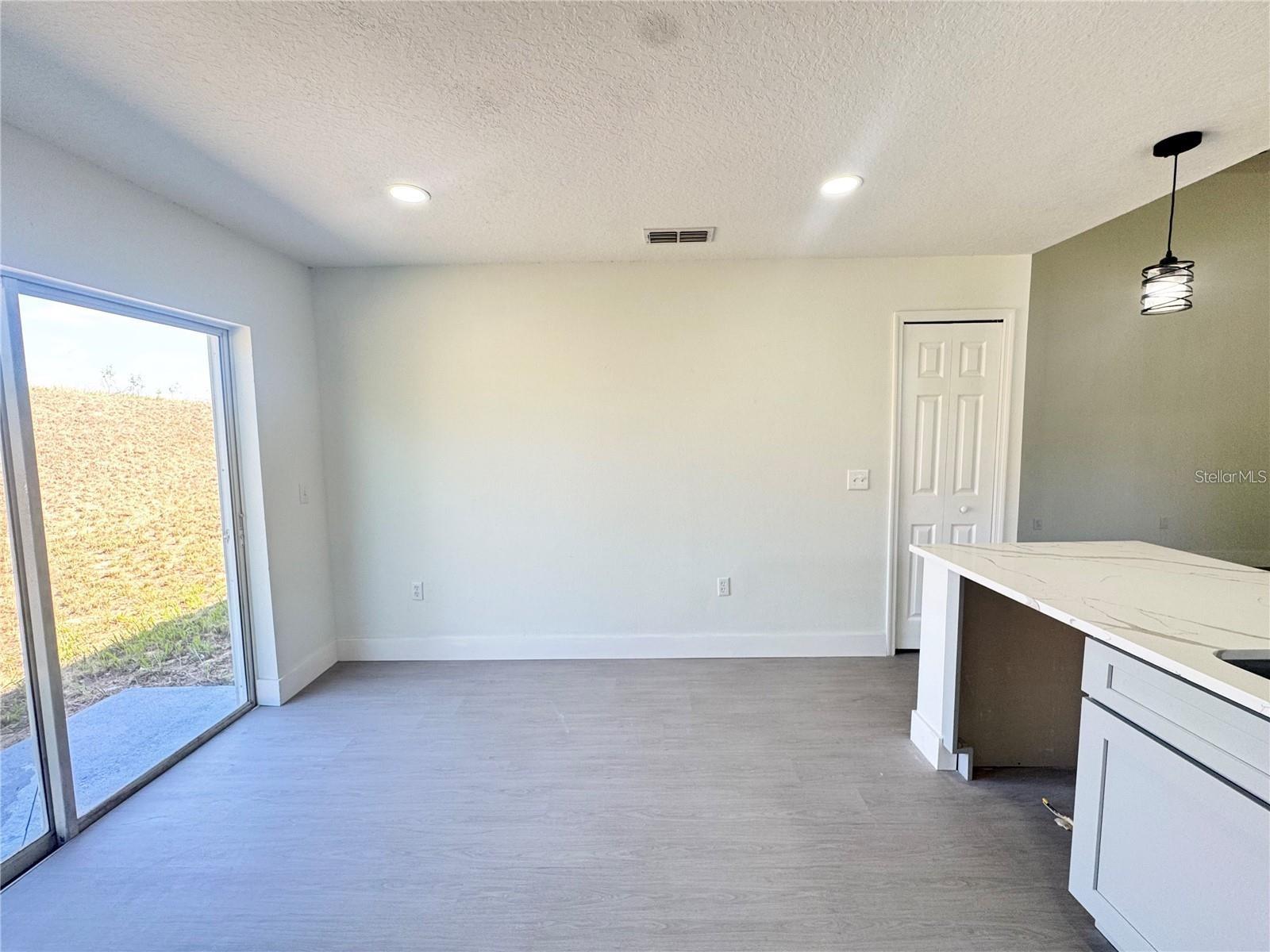 ROYAL RIDGE PH 03 - Residential