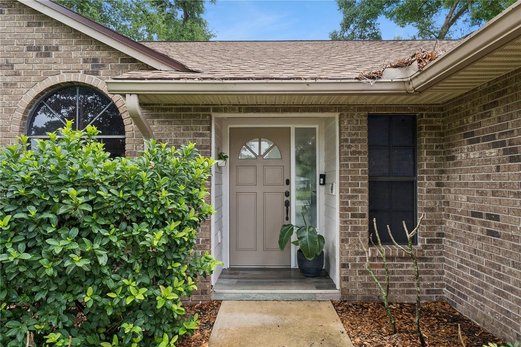 Photo of 400 S Cumberland Avenue, Ocoee, FL 34761 (MLS # O6413102)