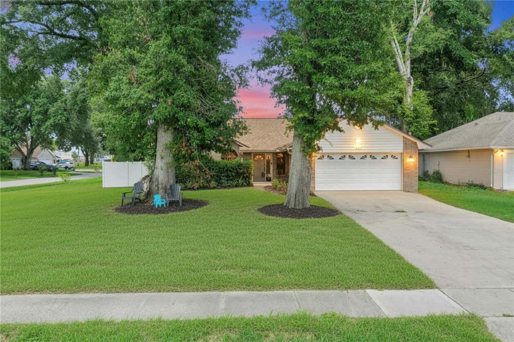 Photo of 400 S Cumberland Avenue, Ocoee, FL 34761 (MLS # O6413102)