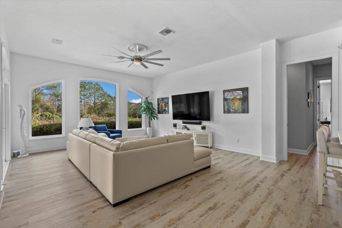 LIONSPAW GRAND TR D - Residential