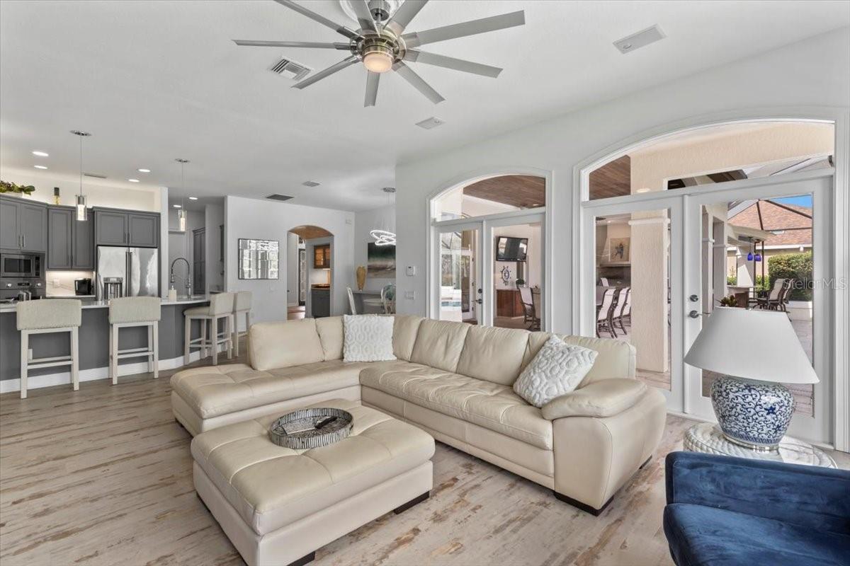 LIONSPAW GRAND TR D - Residential