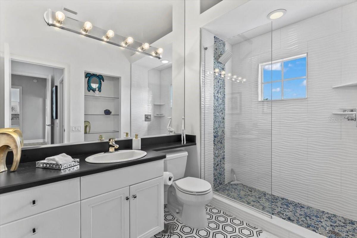 LIONSPAW GRAND TR D - Residential