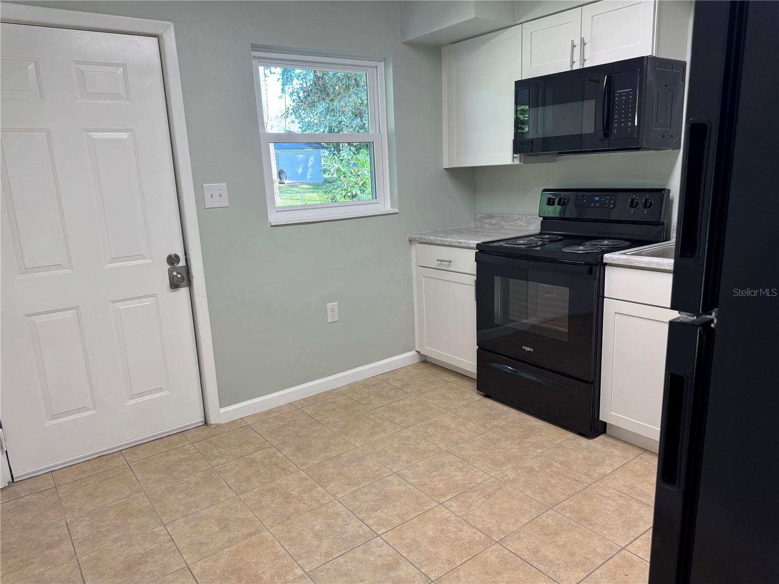 HILLTOP MANOR - Residential Income