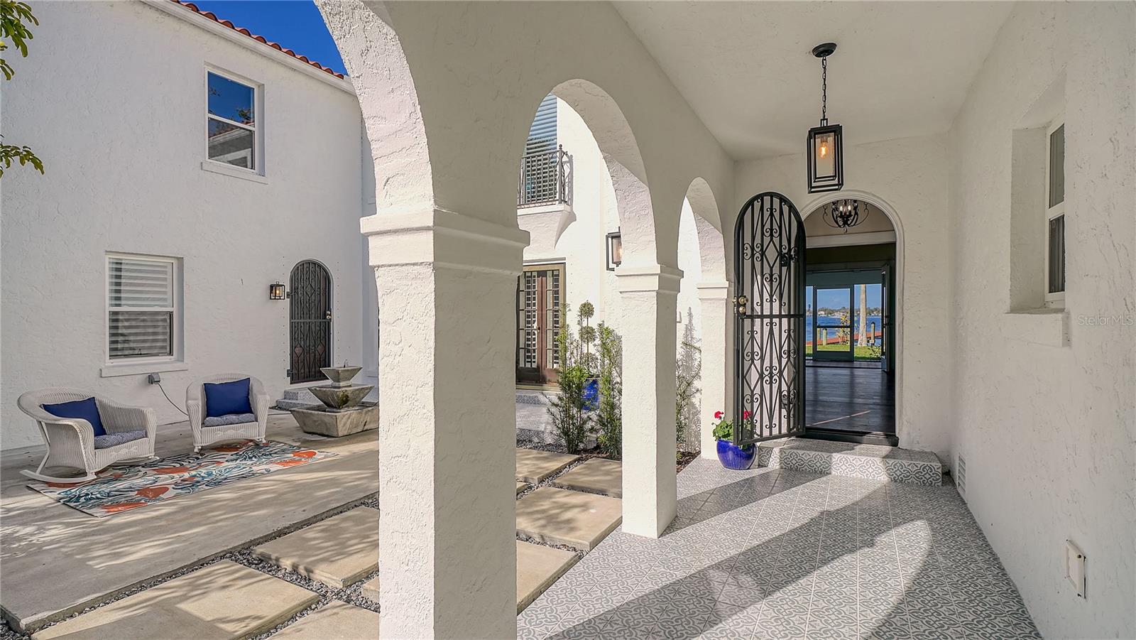 BRADEN COURT - Residential