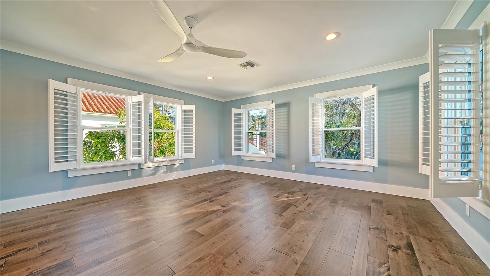 BRADEN COURT - Residential