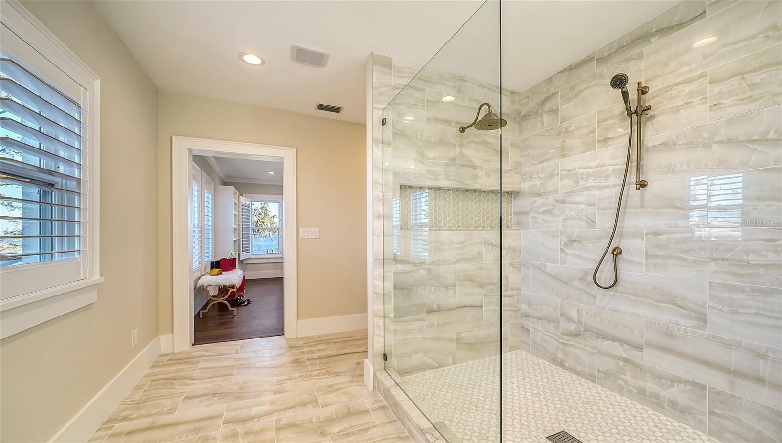 BRADEN COURT - Residential