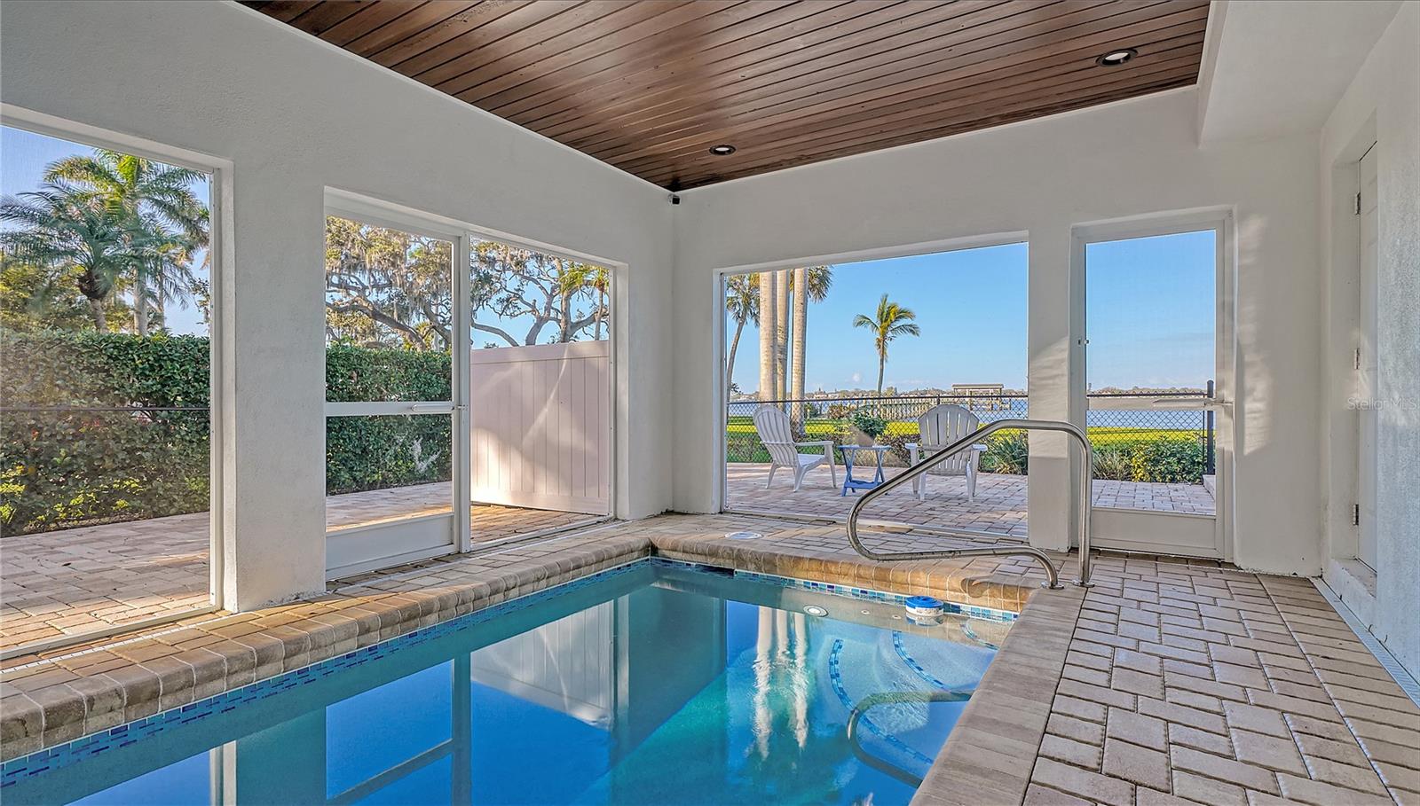 BRADEN COURT - Residential