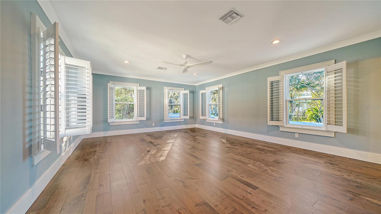 BRADEN COURT - Residential