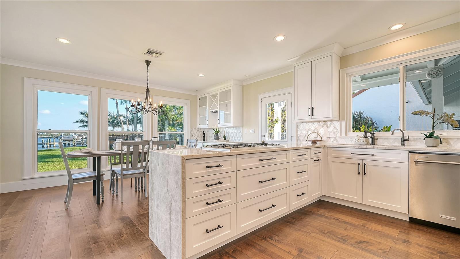 BRADEN COURT - Residential