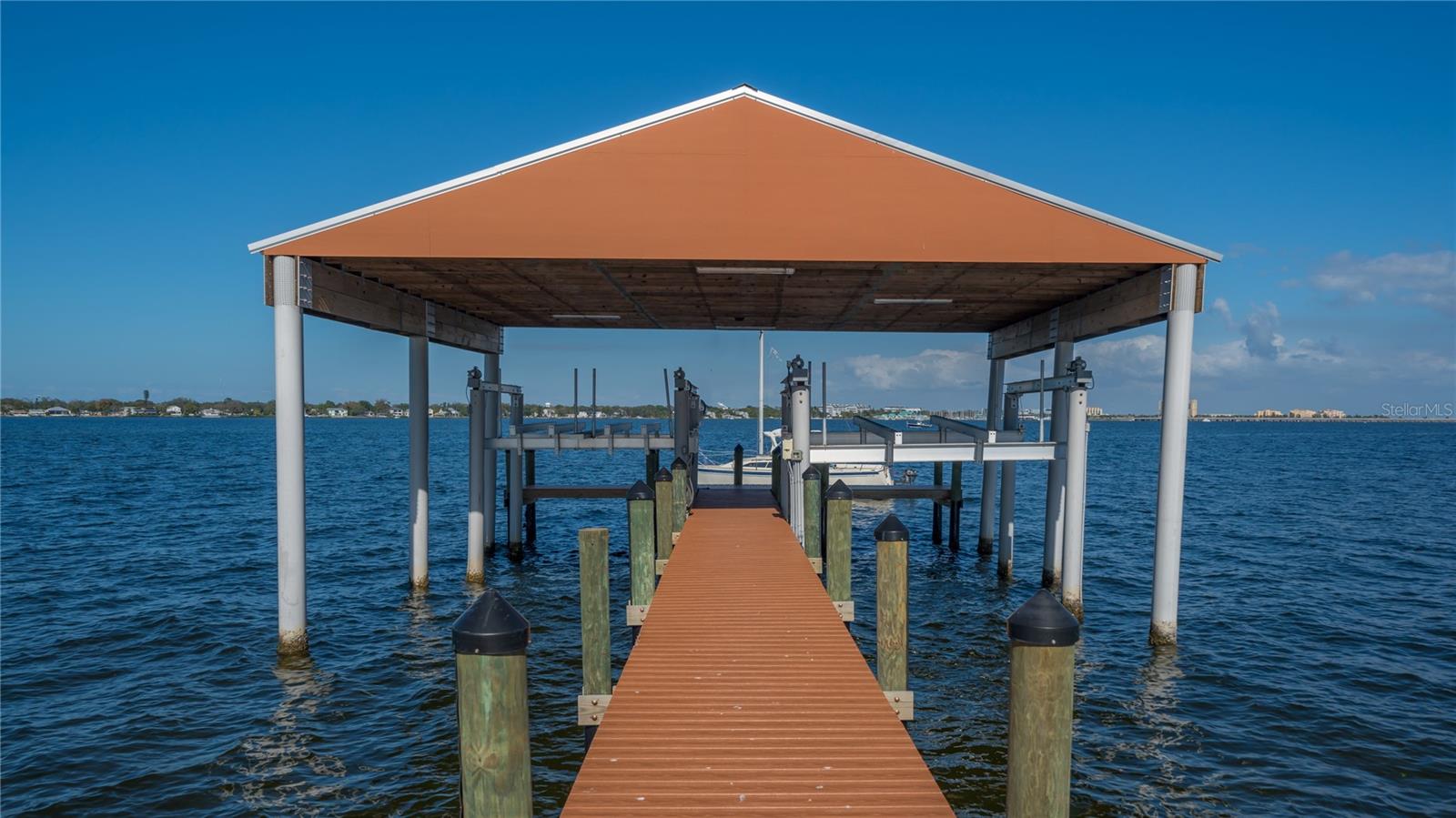 BRADEN COURT - Residential