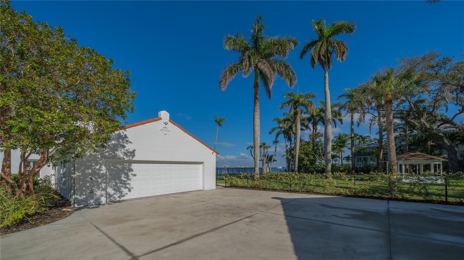 BRADEN COURT - Residential