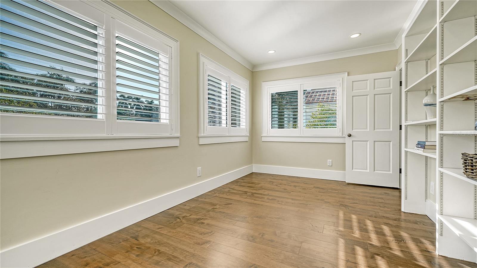 BRADEN COURT - Residential