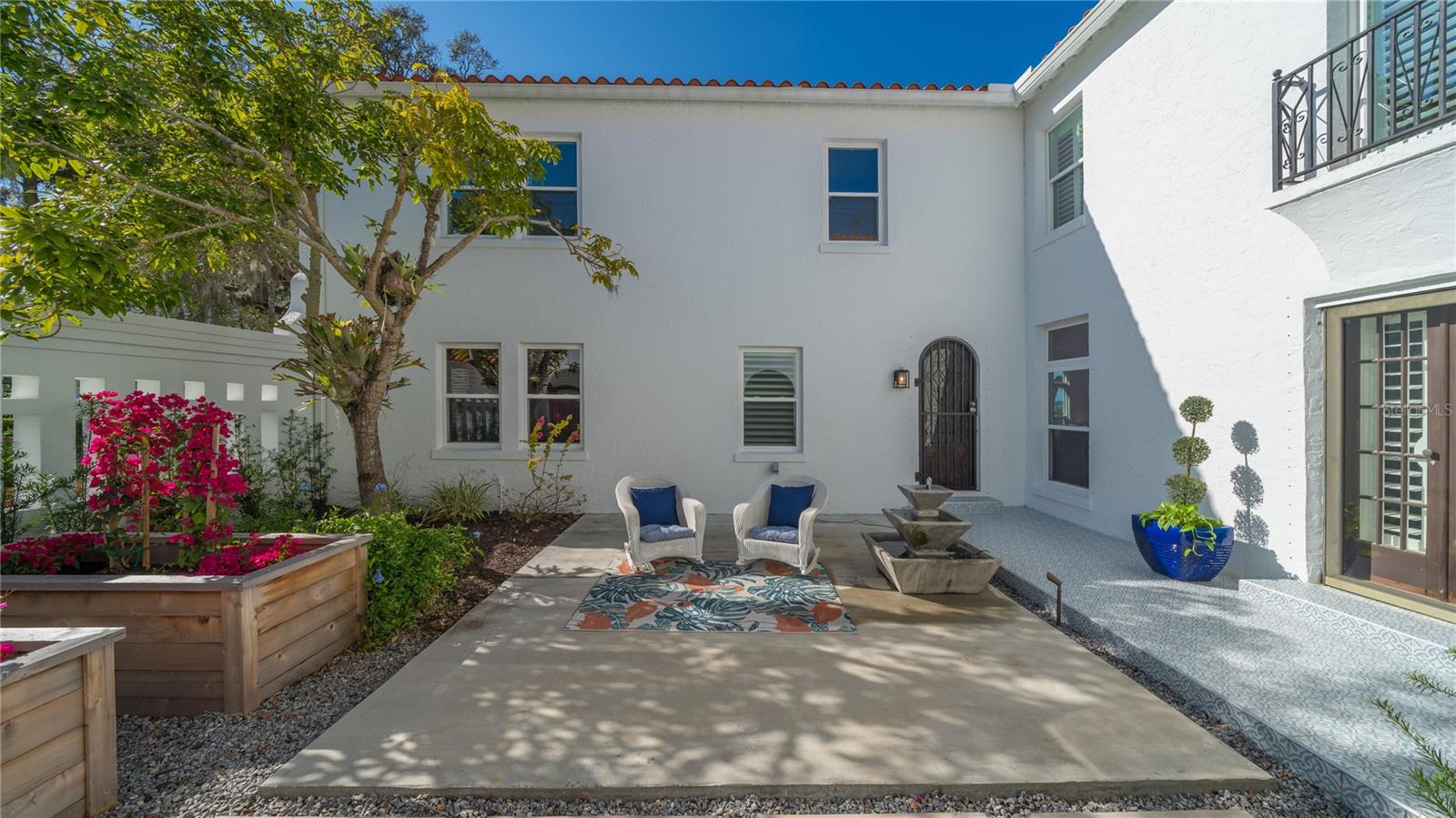 BRADEN COURT - Residential