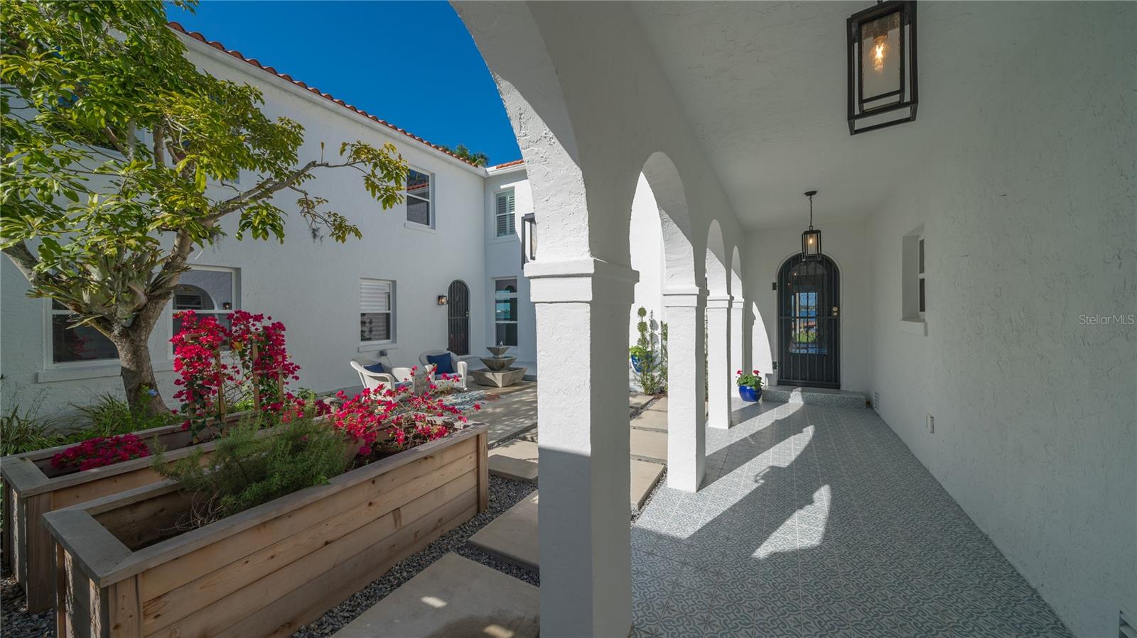 BRADEN COURT - Residential