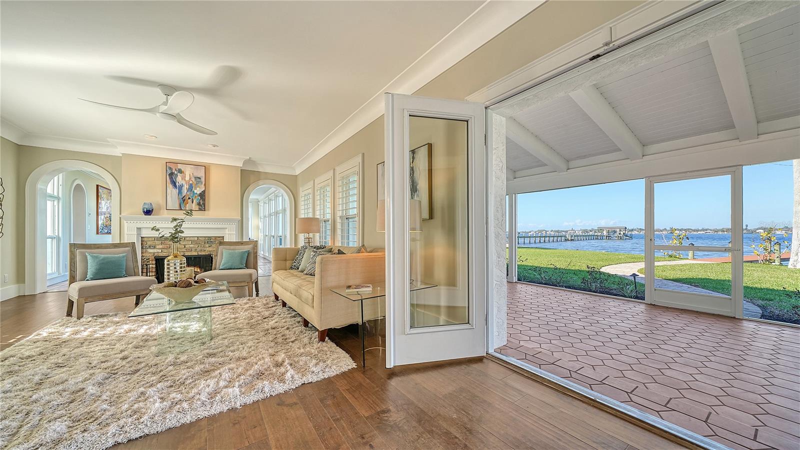 BRADEN COURT - Residential