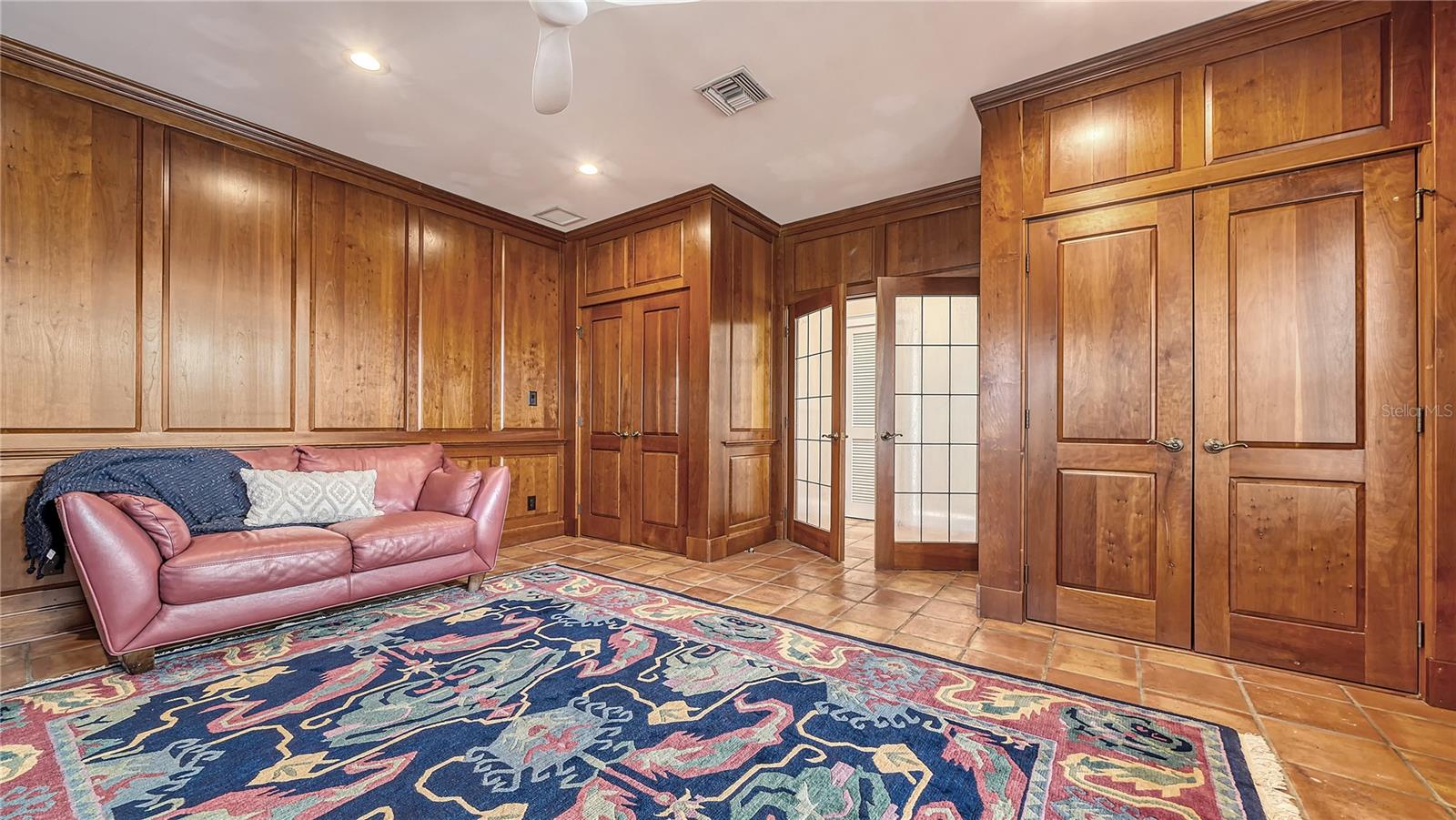 BRADEN COURT - Residential