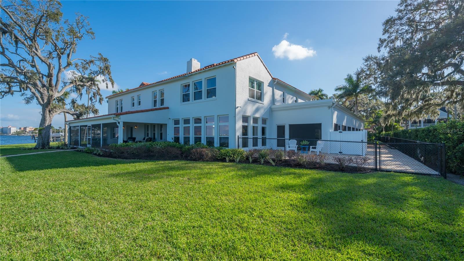 BRADEN COURT - Residential