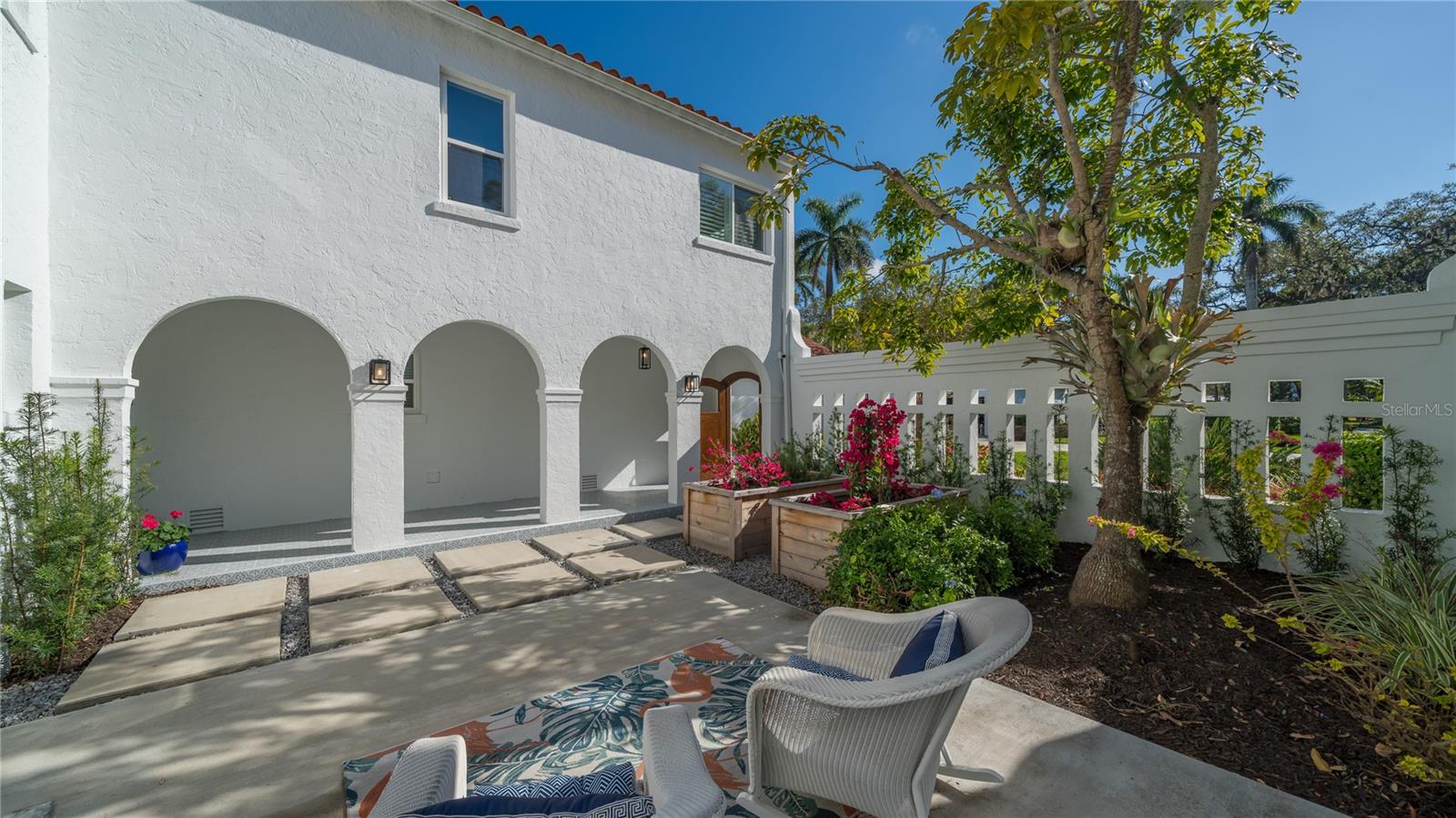 BRADEN COURT - Residential