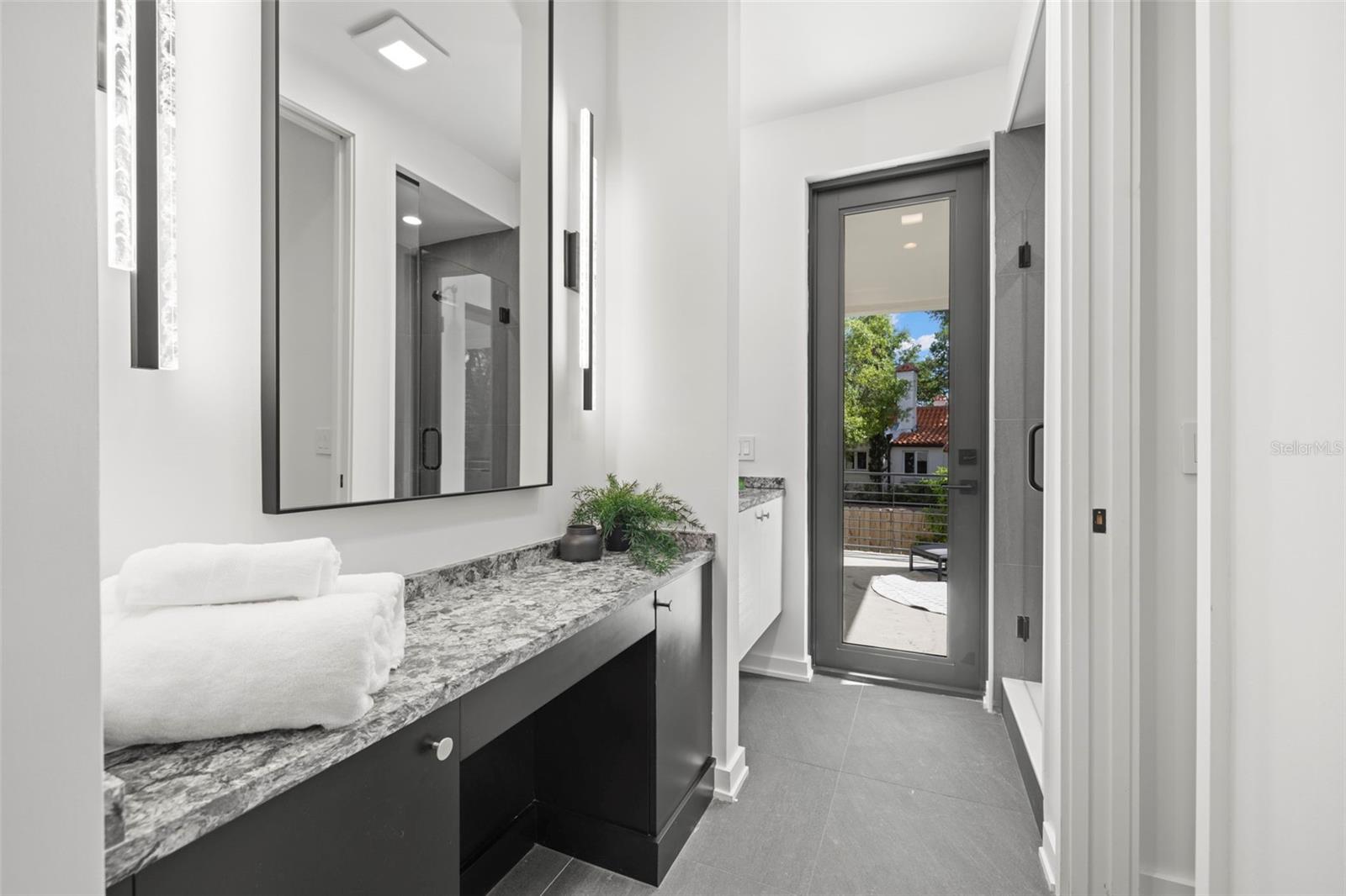 DAVIS POINT TWNHMS - Residential