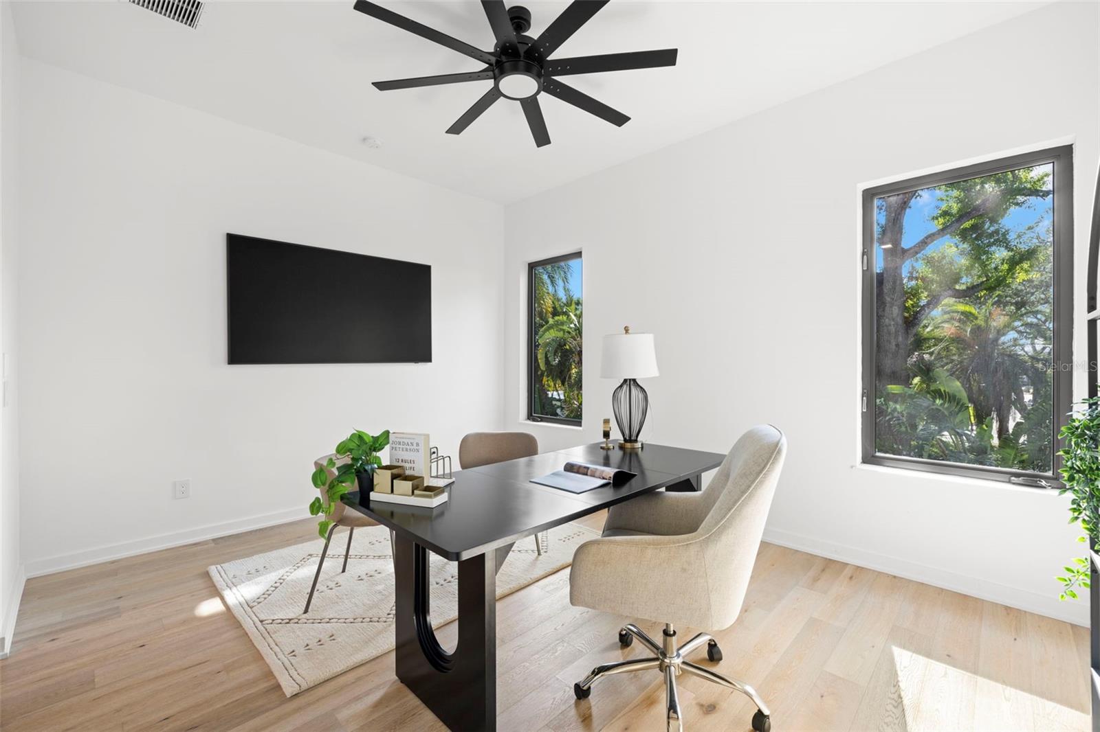 DAVIS POINT TWNHMS - Residential