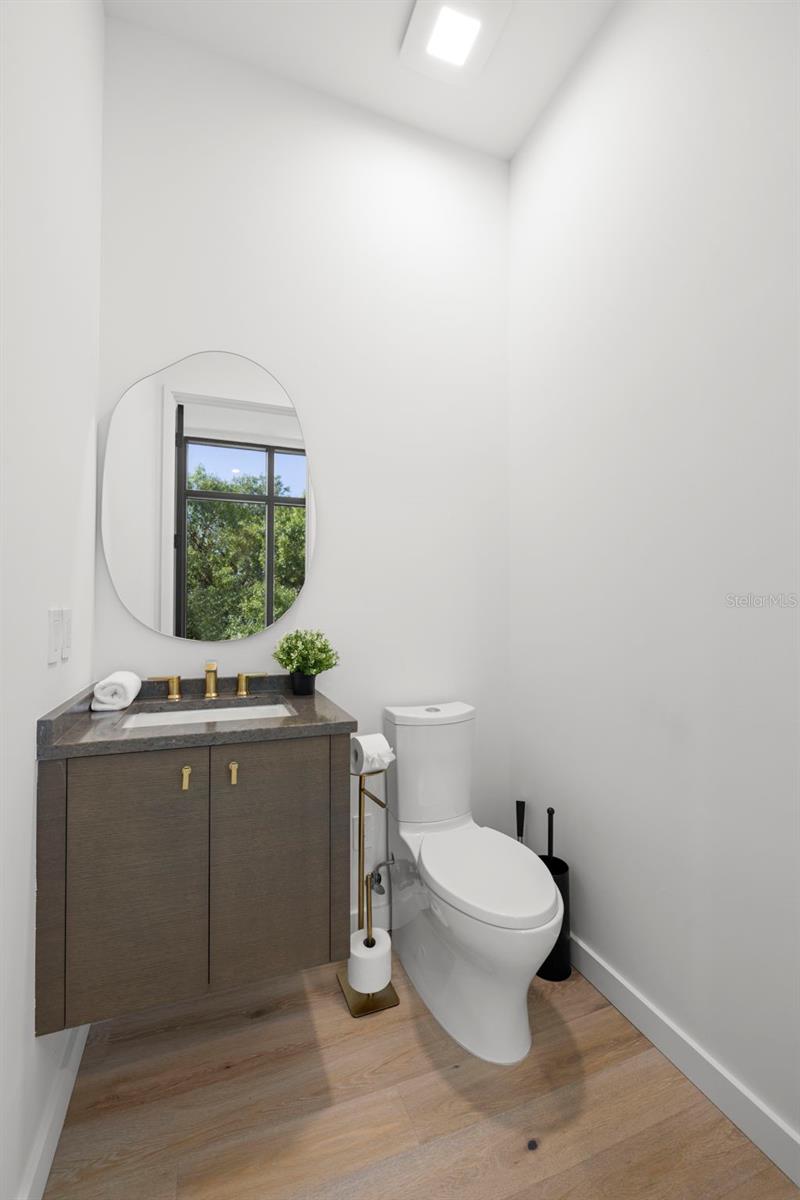 DAVIS POINT TWNHMS - Residential