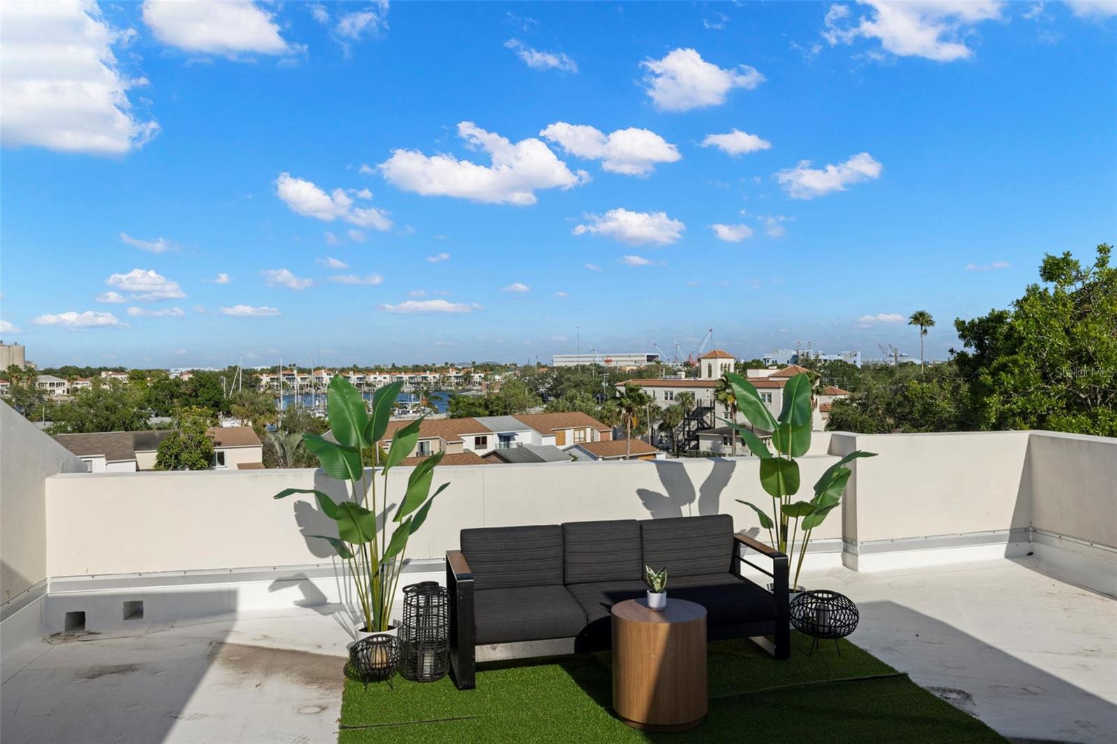 DAVIS POINT TWNHMS - Residential