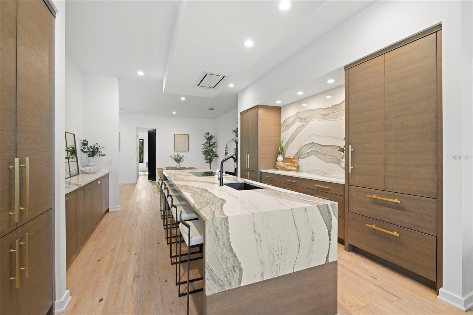 DAVIS POINT TWNHMS - Residential