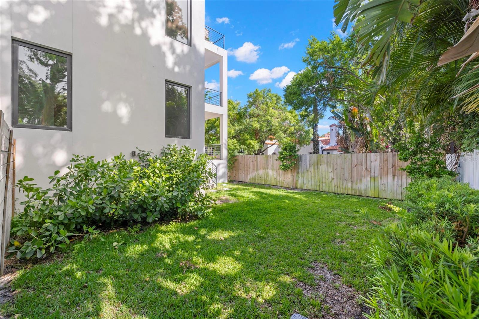 DAVIS POINT TWNHMS - Residential