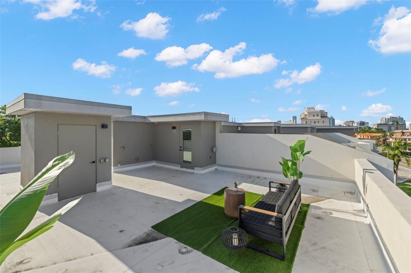 DAVIS POINT TWNHMS - Residential