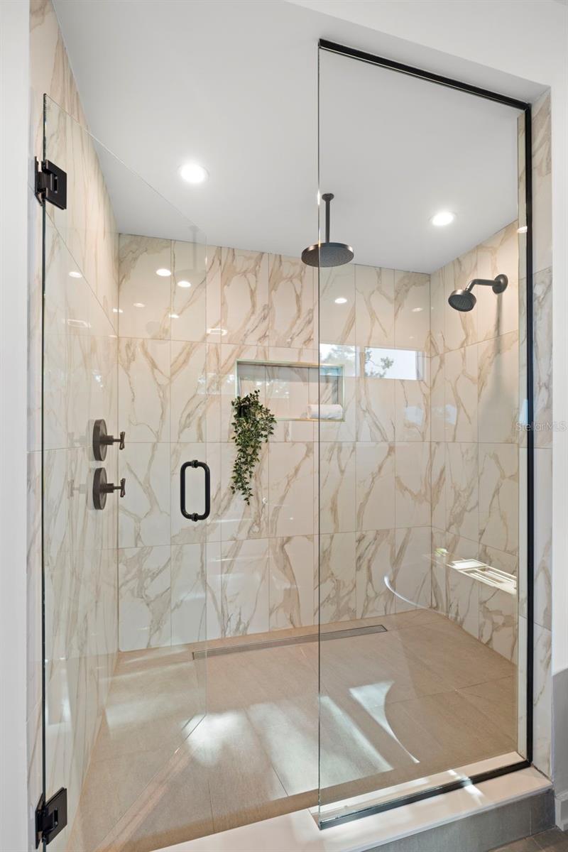 DAVIS POINT TWNHMS - Residential