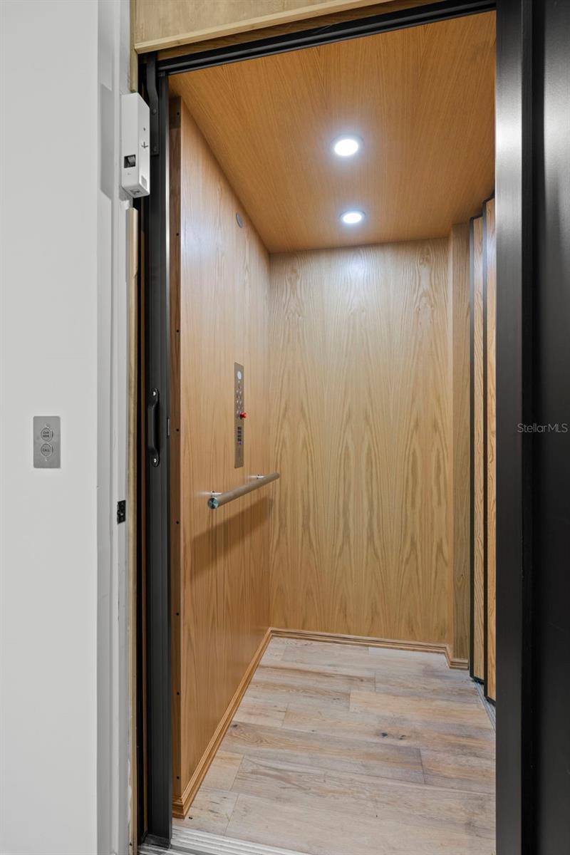 DAVIS POINT TWNHMS - Residential