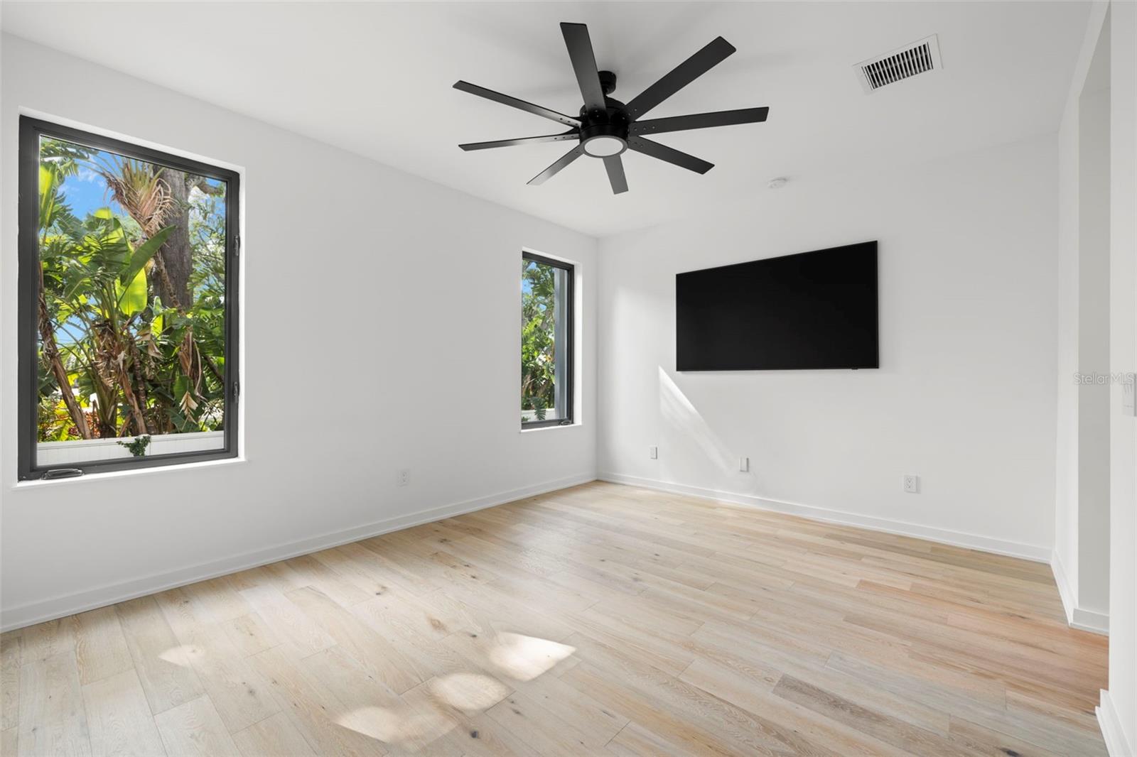 DAVIS POINT TWNHMS - Residential